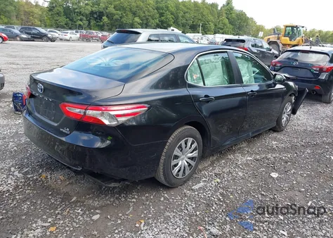 2018 Toyota Camry Hybrid Le z USA, uszkodzony, nr VIN 4T1B31HK9JU501213
